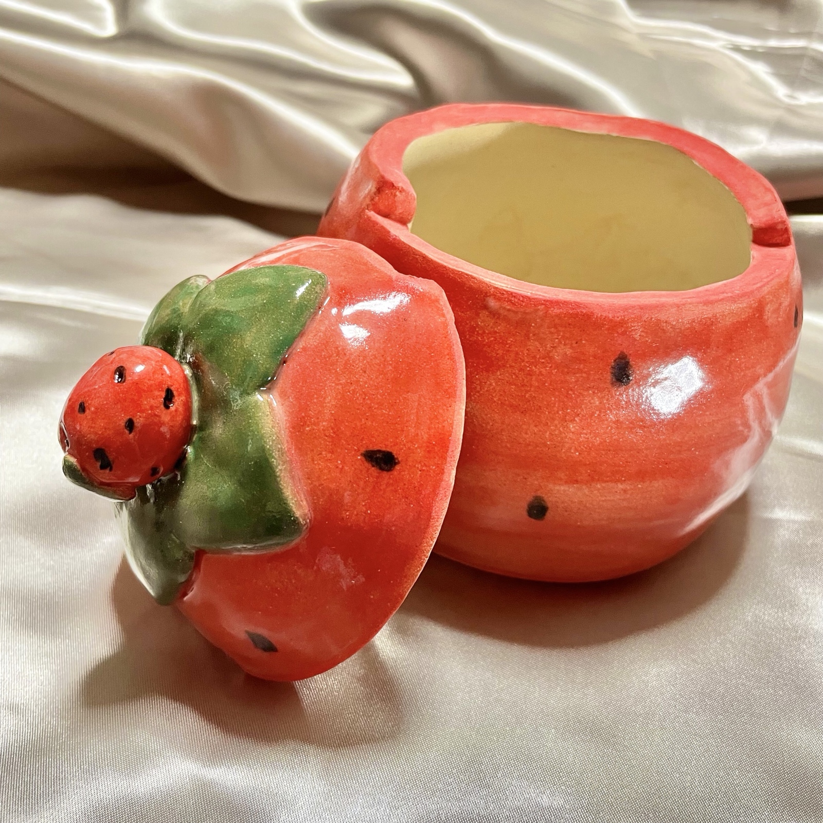 小物入れ「いちご🍓」 - TOU-FUKU'S GALLERY | minne byGMOペパボ 国内